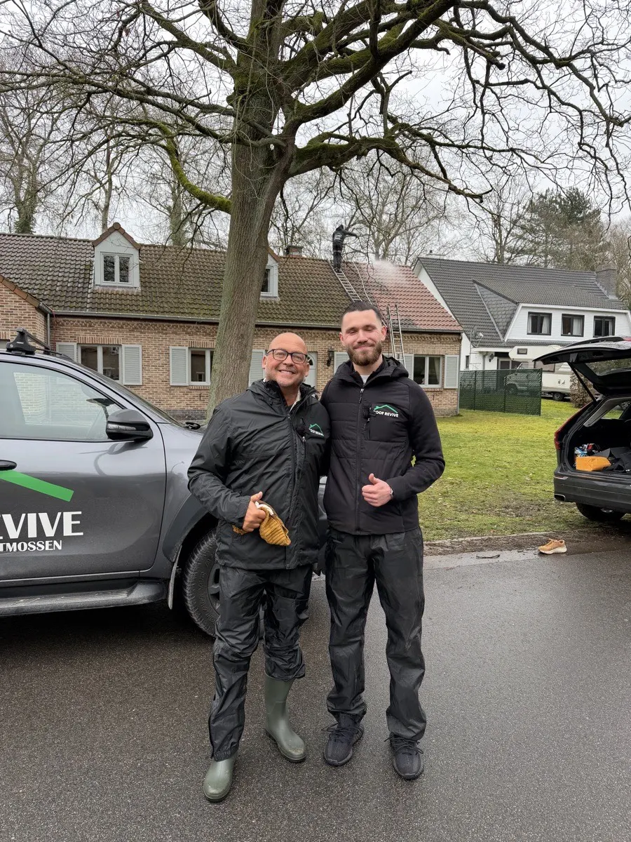 Team Roof Revive portret